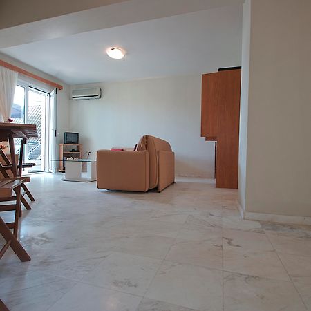Ferienwohnung Sea Breeze Kalamaki Exterior foto