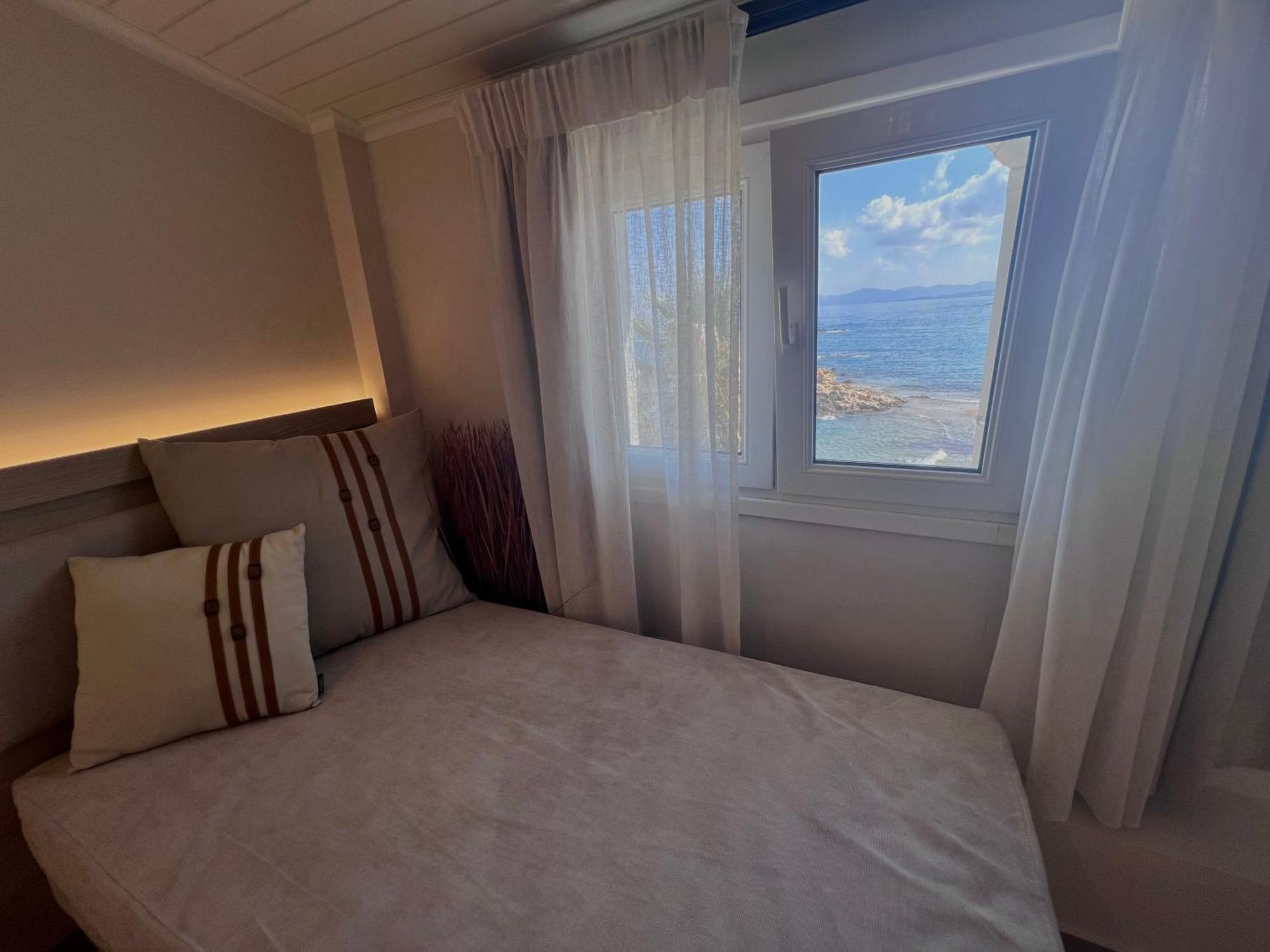 Ferienwohnung Sea Breeze Kalamaki Exterior foto
