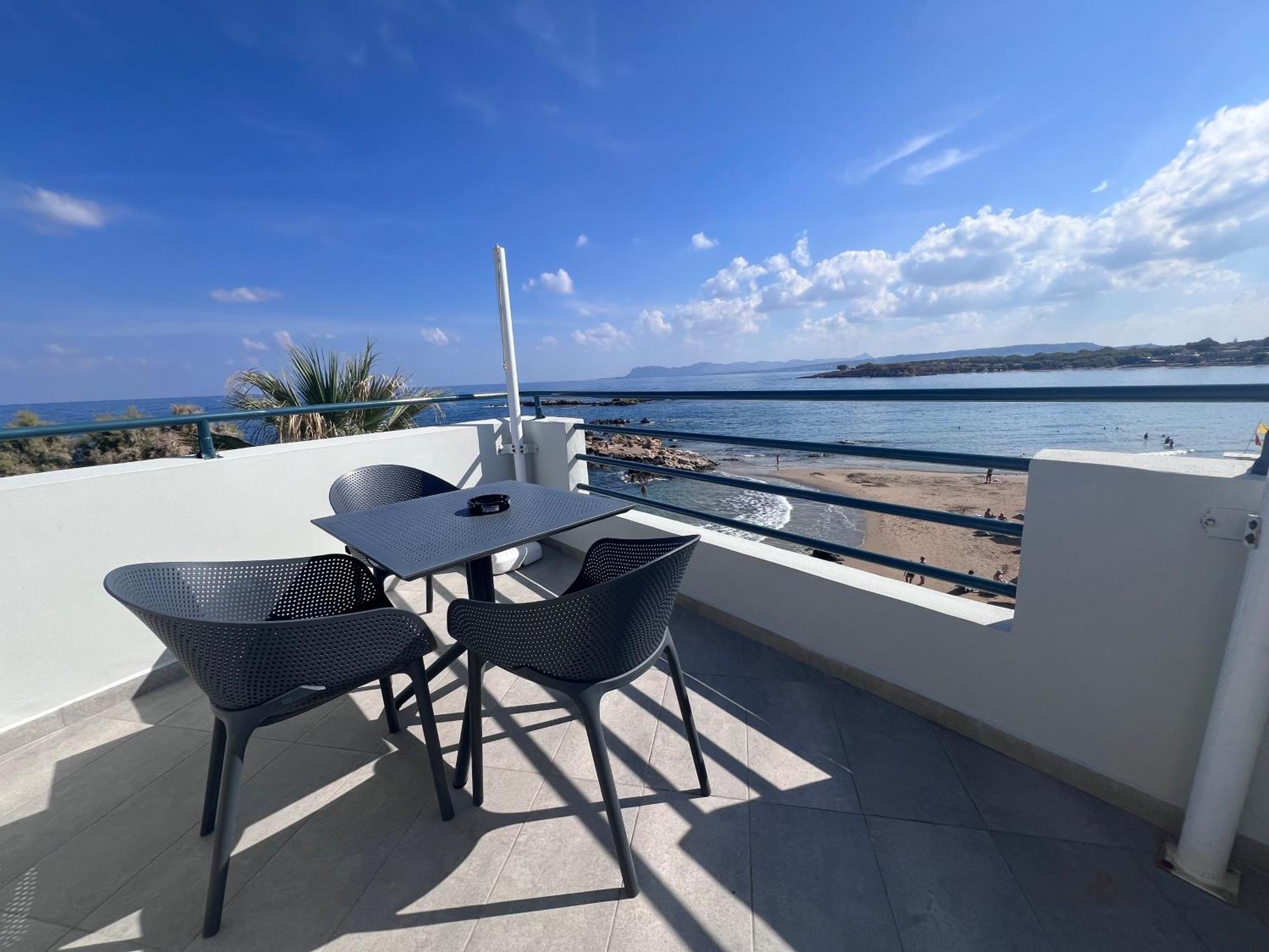 Ferienwohnung Sea Breeze Kalamaki Exterior foto
