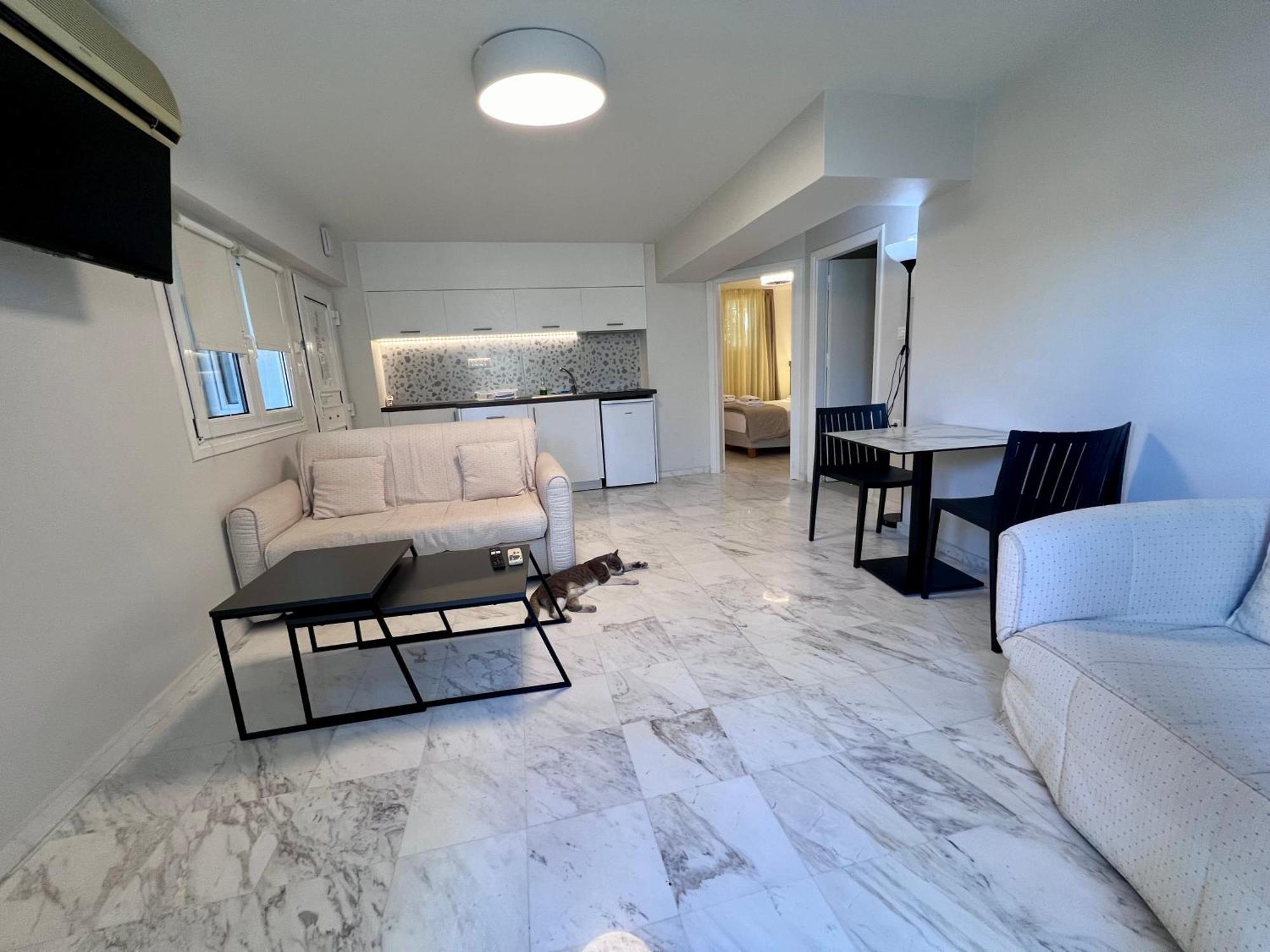 Ferienwohnung Sea Breeze Kalamaki Exterior foto